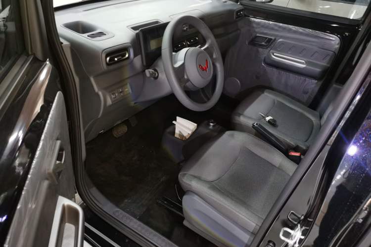 Used Wuling Zhiguang New Energy 2025 Comfort Model Interior 3