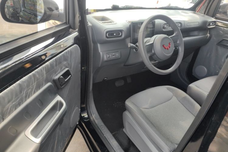 Used Wuling Zhiguang New Energy 2025 Comfort Model Interior 3
