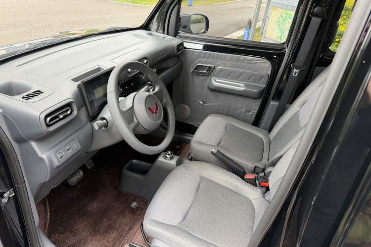Used Wuling Zhiguang New Energy 2025 Comfort Model Interior 3