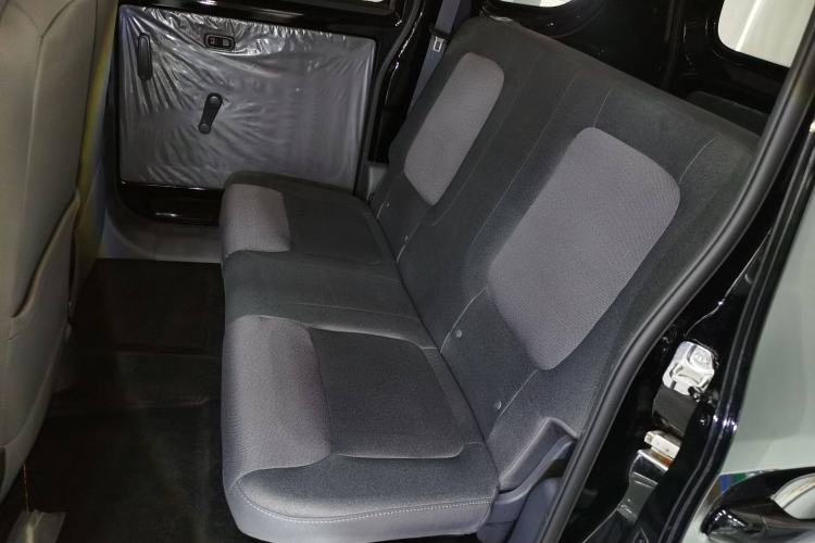 Used Wuling Zhiguang New Energy 2025 Comfort Model Interior 4
