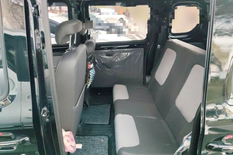 Used Wuling Zhiguang New Energy 2025 Model 305km Ambitious Edition Interior 4