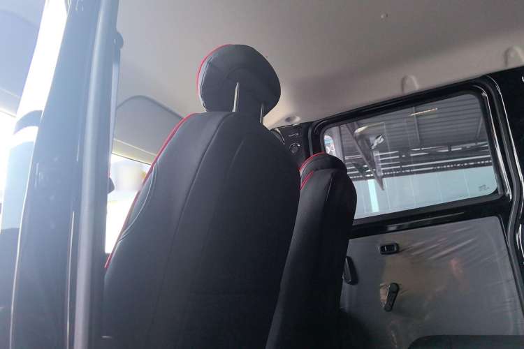 Used Wuling Zhiguang New Energy 2025 Comfort Model Interior 4
