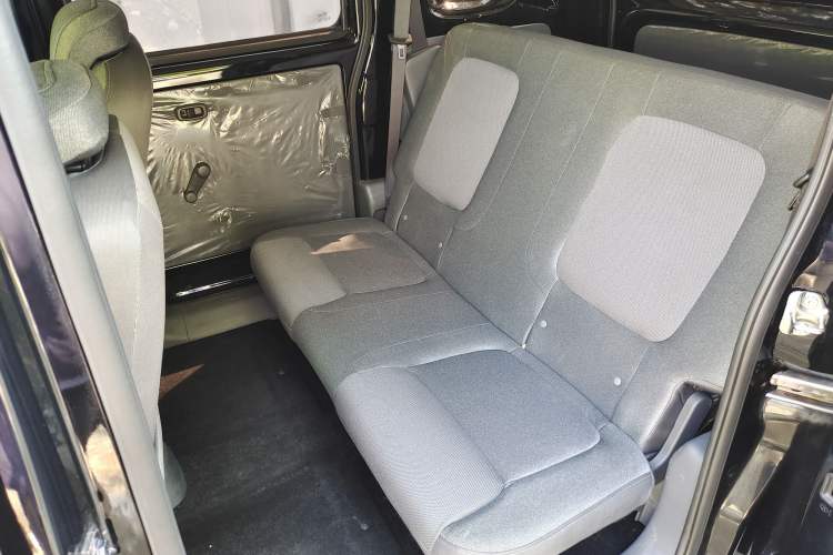 Used Wuling Zhiguang New Energy 2025 Comfort Model Interior 6
