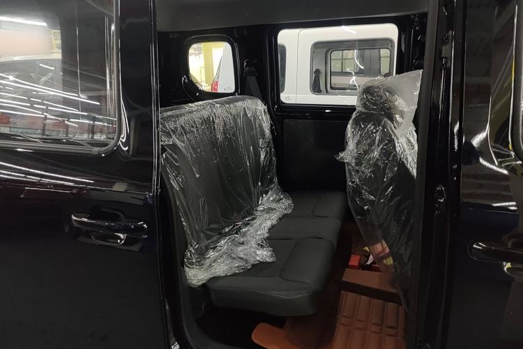 Used Wuling Zhiguang New Energy 2025 Standard Model Interior 6