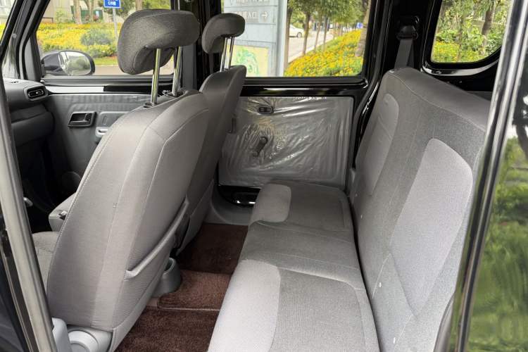Used Wuling Zhiguang New Energy 2025 Comfort Model Interior 7