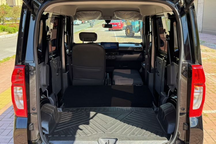 Used Wuling Zhiguang New Energy 2025 Model 305km Ambitious Edition Interior 7