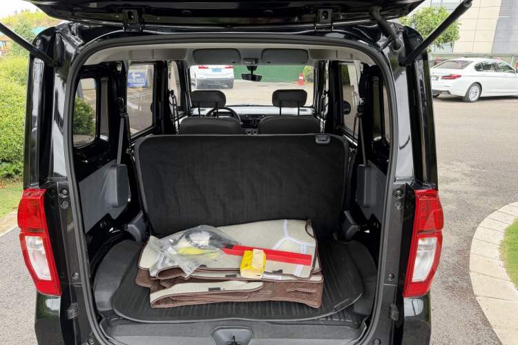 Used Wuling Zhiguang New Energy 2025 Comfort Model Interior 8
