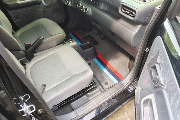 Used Wuling Zhiguang New Energy 2025 Comfort Model Interior 9