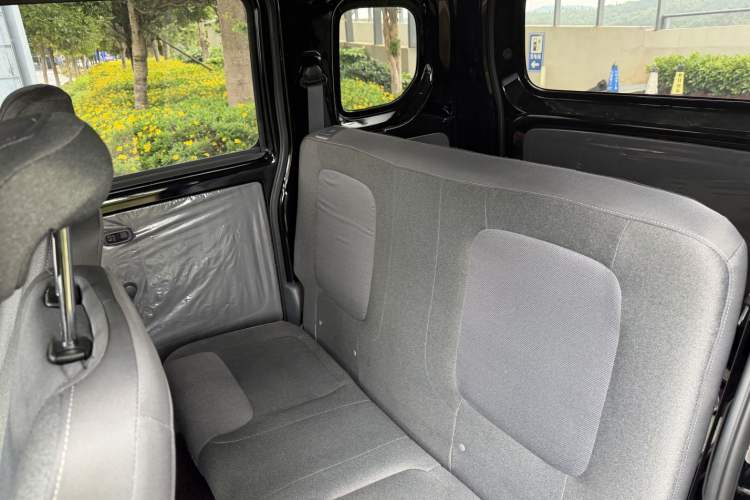 Used Wuling Zhiguang New Energy 2025 Comfort Model Interior 9