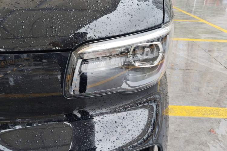 Used Wuling Zhiguang New Energy 2025 Model 305km Ambitious Edition Left Front Headlight