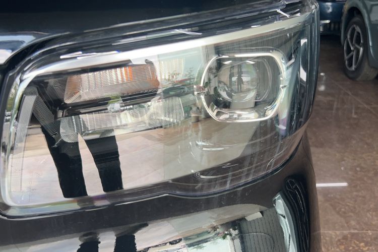 Used Wuling Zhiguang New Energy 2025 Model 305km Ambitious Edition Left Front Headlight