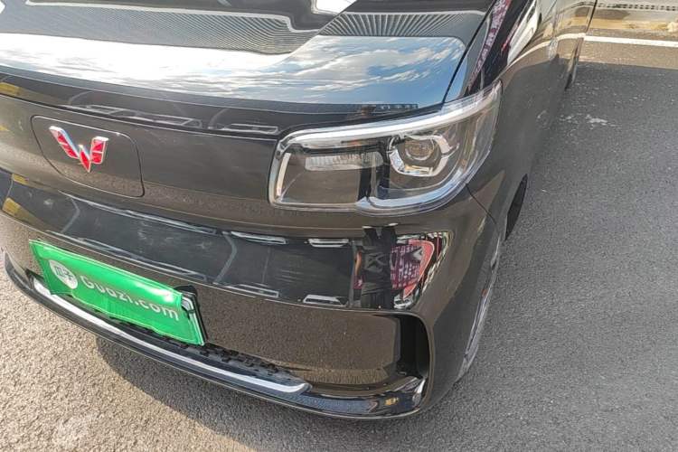 Used Wuling Zhiguang New Energy 2025 Model 305km Ambitious Edition Left Front Headlight