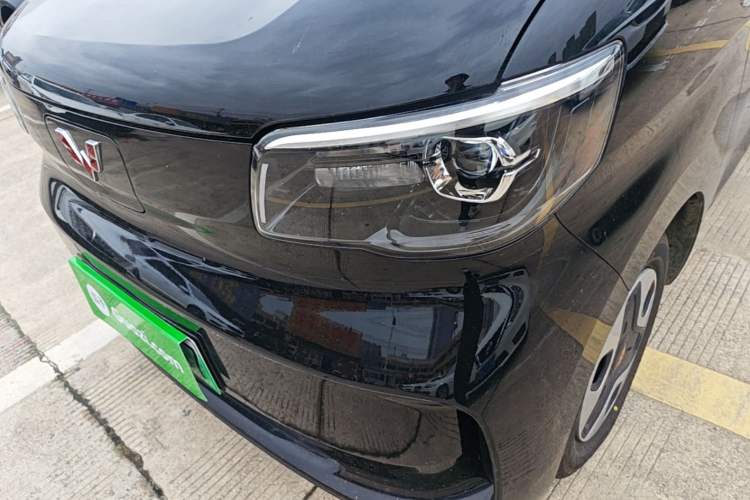Used Wuling Zhiguang New Energy 2025 Model 305km Ambitious Edition Left Front Headlight