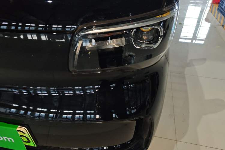 Used Wuling Zhiguang New Energy 2025 Comfort Model Left Front Headlight