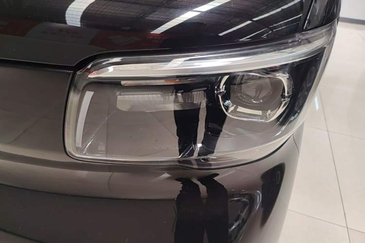 Used Wuling Zhiguang New Energy 2025 Comfort Model Left Front Headlight