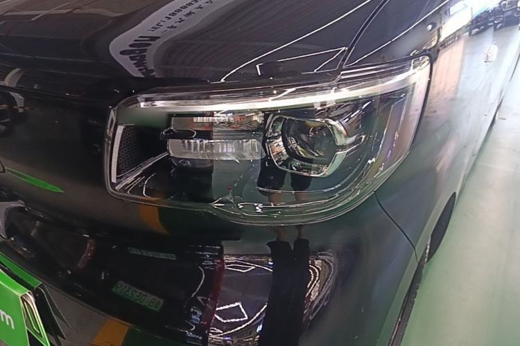 Used Wuling Zhiguang New Energy 2025 Standard Model Left Front Headlight