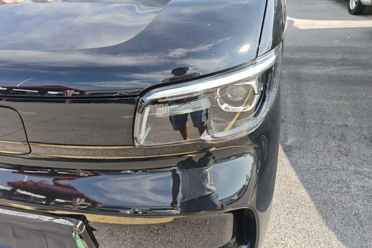 Used Wuling Zhiguang New Energy 2025 Model 305km Ambitious Edition Left Front Headlight