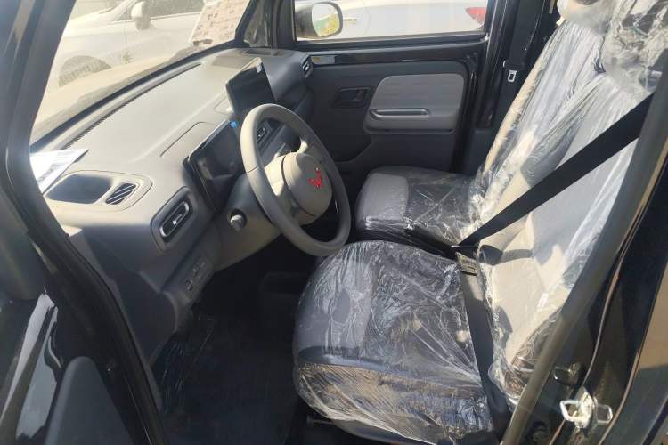 Used Wuling Zhiguang New Energy 2025 Model 305km Ambitious Edition Left Front Seat