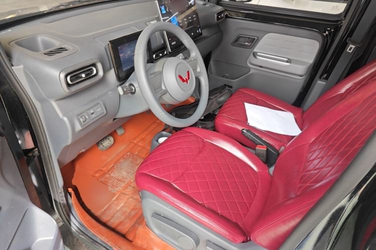 Used Wuling Zhiguang New Energy 2025 Model 305km Ambitious Edition Left Front Seat