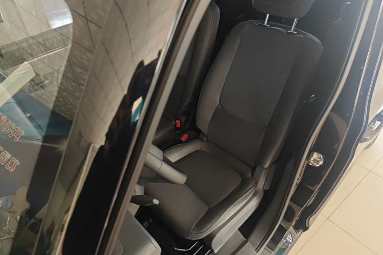 Used Wuling Zhiguang New Energy 2025 Comfort Model Left Front Seat