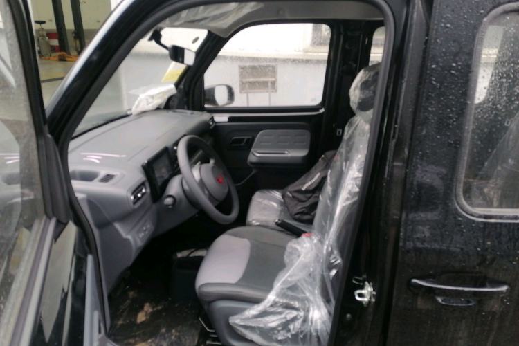 Used Wuling Zhiguang New Energy 2025 Model 305km Ambitious Edition Left Front Seat