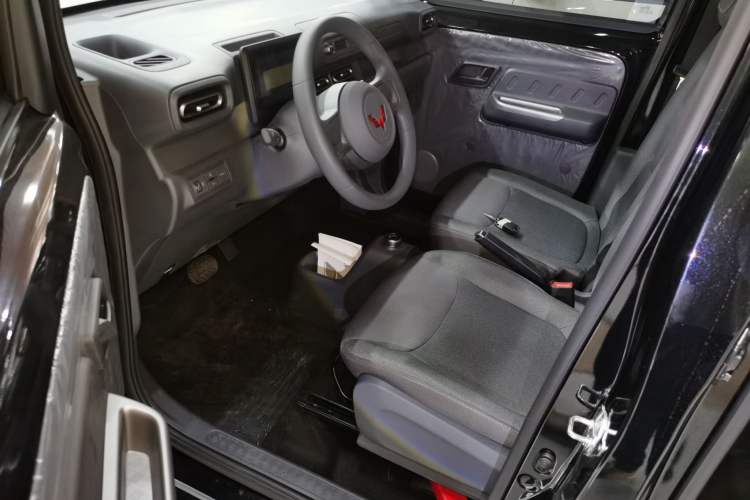 Used Wuling Zhiguang New Energy 2025 Comfort Model Left Front Seat