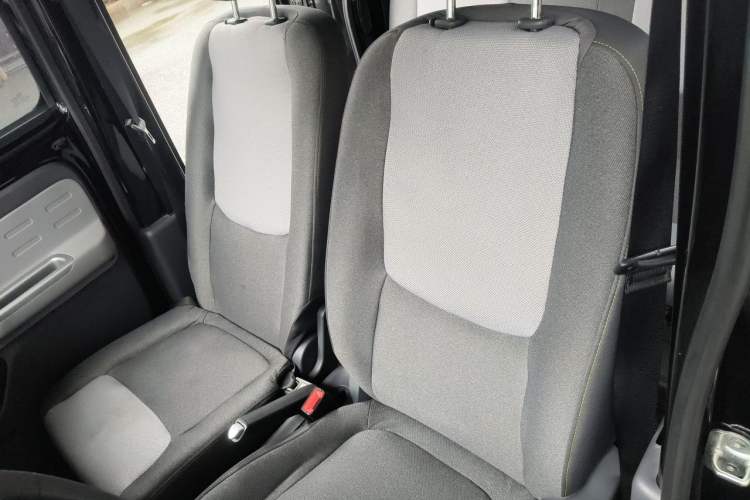 Used Wuling Zhiguang New Energy 2025 Model 305km Ambitious Edition Left Front Seat