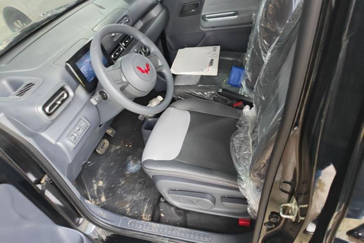 Used Wuling Zhiguang New Energy 2025 Model 305km Ambitious Edition Left Front Seat