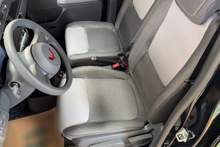 Used Wuling Zhiguang New Energy 2025 Model 305km Ambitious Edition Left Front Seat