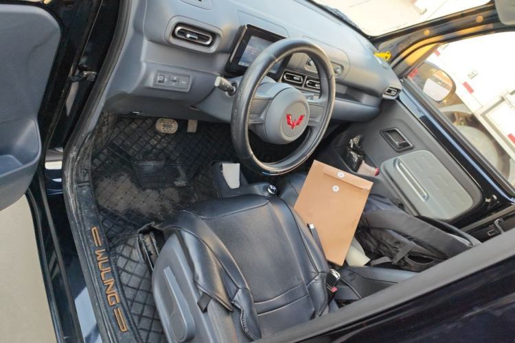 Used Wuling Zhiguang New Energy 2025 Model 305km Ambitious Edition Left Front Seat