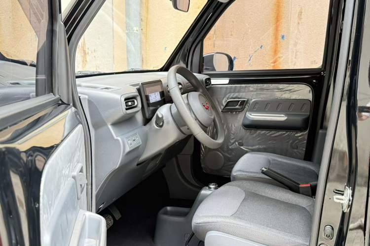 Used Wuling Zhiguang New Energy 2025 Comfort Model Left Front Seat