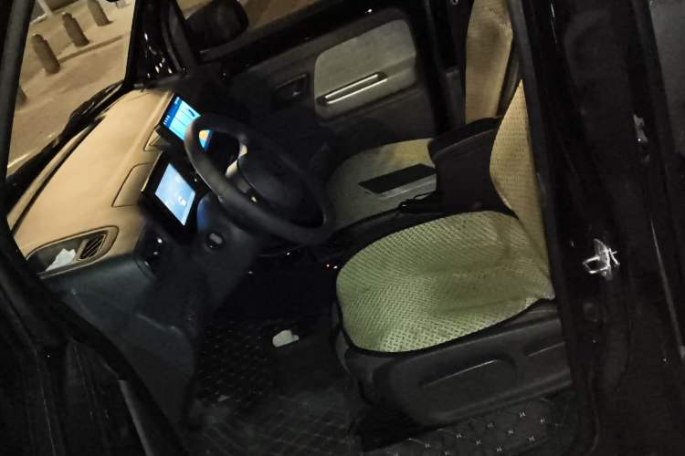 Used Wuling Zhiguang New Energy 2025 Model 305km Ambitious Edition Left Front Seat