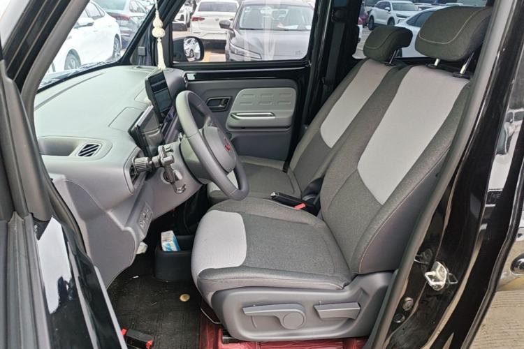 Used Wuling Zhiguang New Energy 2025 Model 305km Ambitious Edition Left Front Seat