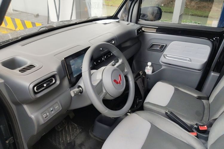 Used Wuling Zhiguang New Energy 2025 Model 305km Ambitious Edition Left Front Seat