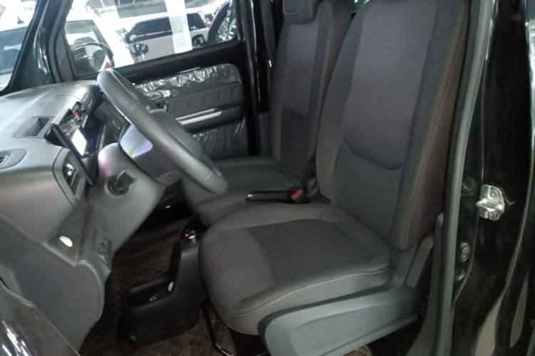 Used Wuling Zhiguang New Energy 2025 Comfort Model Left Front Seat