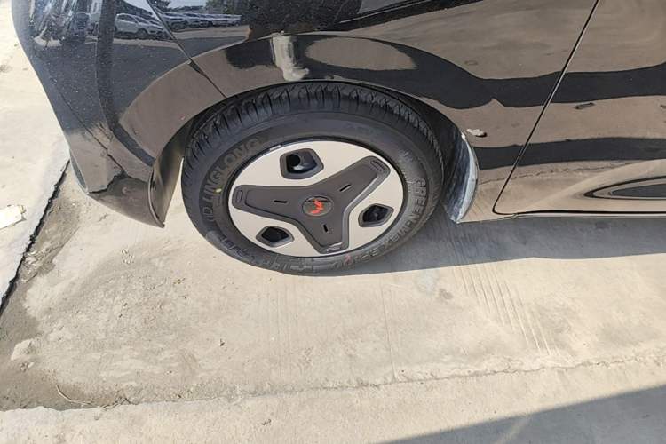 Used Wuling Zhiguang New Energy 2025 Comfort Model Left Front Wheel Hub