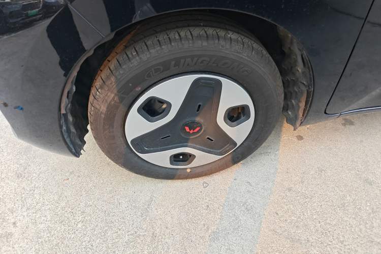 Used Wuling Zhiguang New Energy 2025 Comfort Model Left Front Wheel Hub