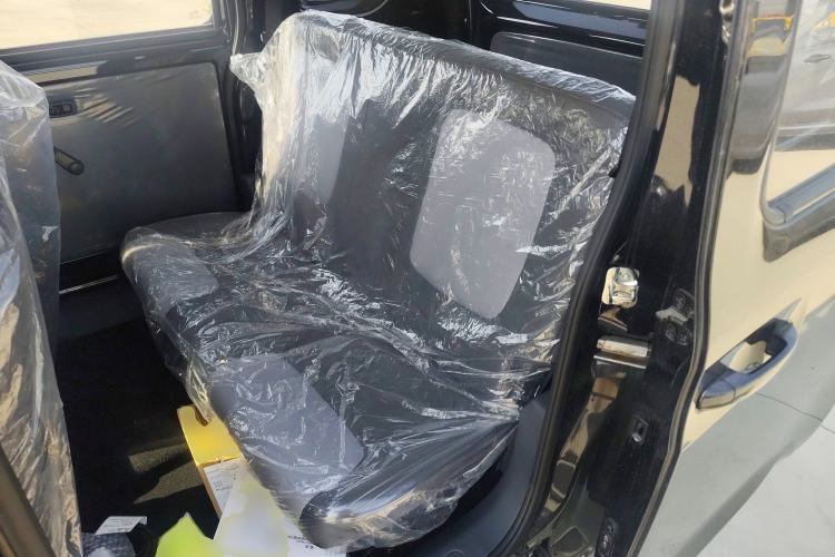 Used Wuling Zhiguang New Energy 2025 Model 305km Ambitious Edition Left Rear Seat