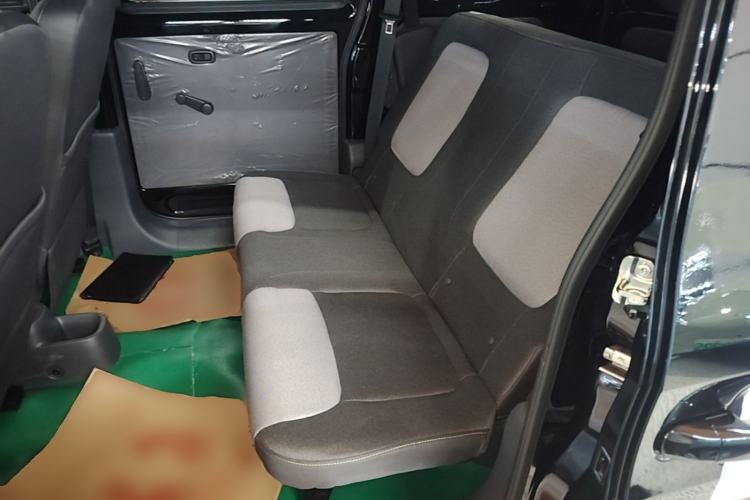 Used Wuling Zhiguang New Energy 2025 Model 305km Ambitious Edition Left Rear Seat