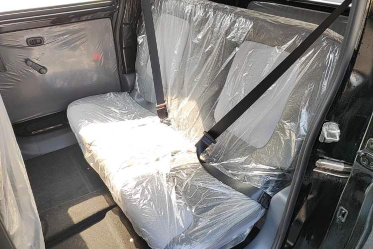 Used Wuling Zhiguang New Energy 2025 Model 305km Ambitious Edition Left Rear Seat
