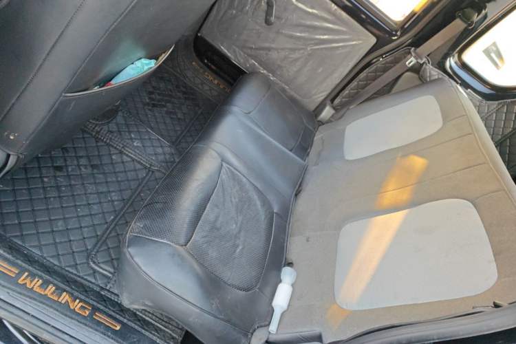 Used Wuling Zhiguang New Energy 2025 Model 305km Ambitious Edition Left Rear Seat