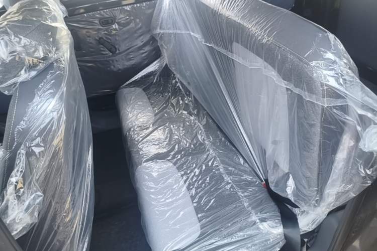 Used Wuling Zhiguang New Energy 2025 Model 305km Ambitious Edition Left Rear Seat