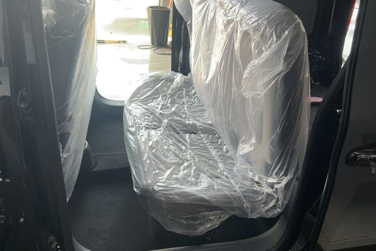 Used Wuling Zhiguang New Energy 2025 Model 305km Ambitious Edition Left Rear Seat