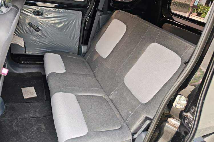 Used Wuling Zhiguang New Energy 2025 Model 305km Ambitious Edition Left Rear Seat