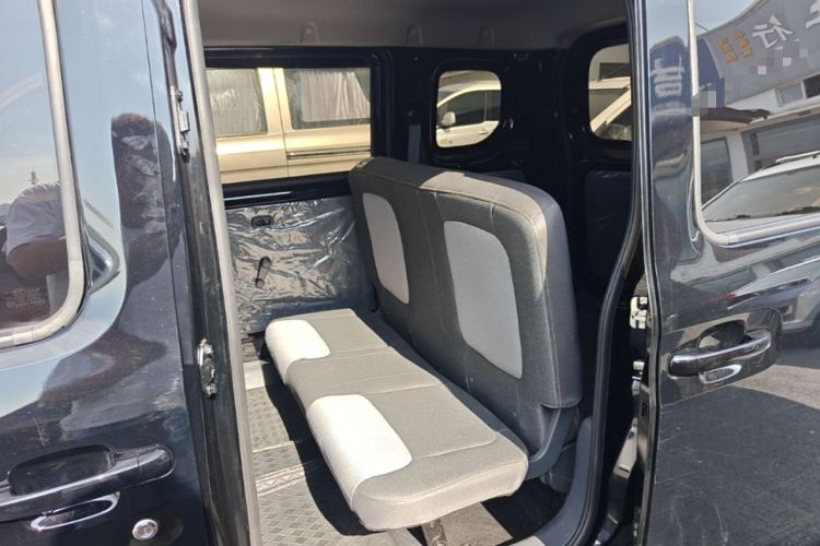 Used Wuling Zhiguang New Energy 2025 Model 305km Ambitious Edition Left Rear Seat