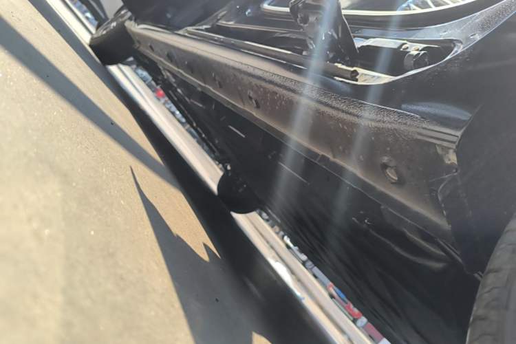 Used Wuling Zhiguang New Energy 2025 Model 305km Ambitious Edition Left Side Sill