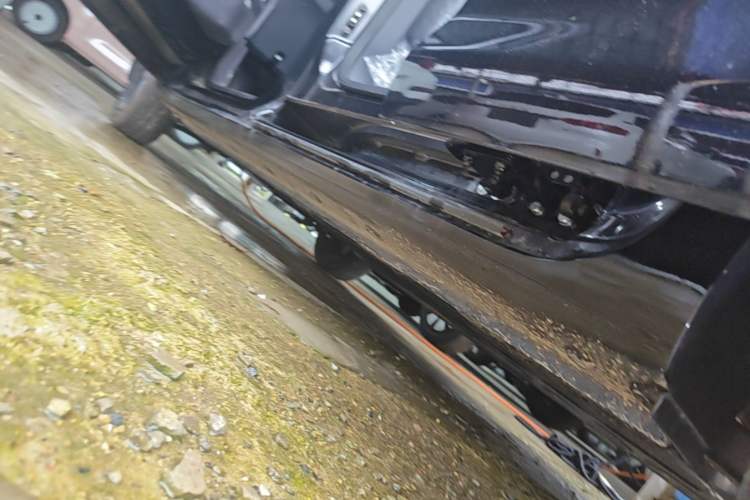 Used Wuling Zhiguang New Energy 2025 Model 305km Ambitious Edition Left Side Sill