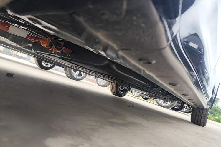 Used Wuling Zhiguang New Energy 2025 Model 305km Ambitious Edition Left Side Sill