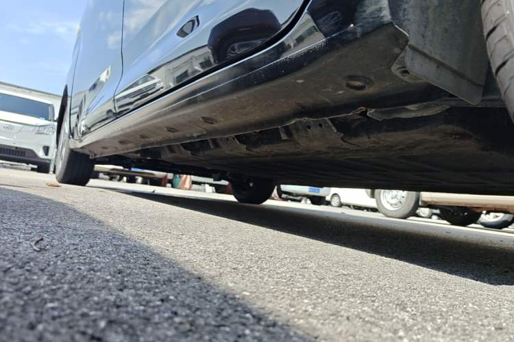 Used Wuling Zhiguang New Energy 2025 Model 305km Ambitious Edition Left Side Sill