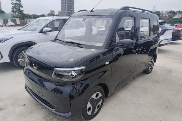 Used Wuling Zhiguang New Energy 2025 Model 305km Ambitious Edition